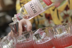 Gin喜活动｜少女心爆棚的下午“茶”：粉红金酒+艺术甜品